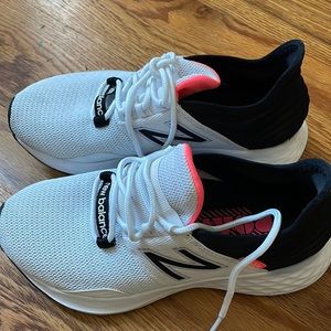Size 6 women’s New Balance